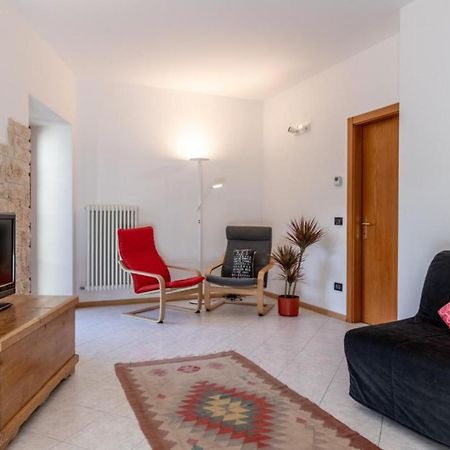 Casa Al Castello, Calliano Ospitar Esterno foto