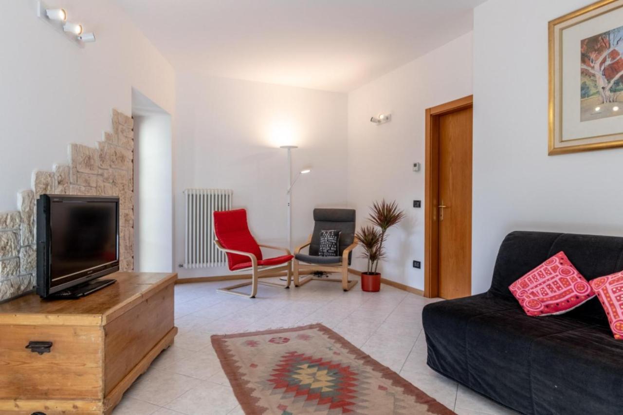 Casa Al Castello, Calliano Ospitar Esterno foto