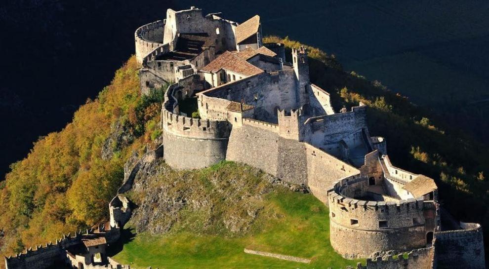 Casa Al Castello, Calliano Ospitar Esterno foto